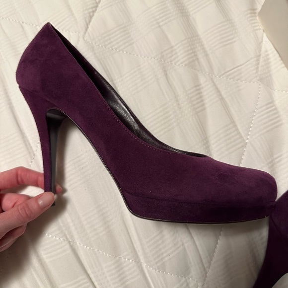 YSL Tribute 90 pump in dark magenta - Picture 11 of 12
